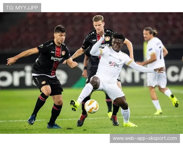 欧罗巴杯历史对决乌德勒支与波尔图的碰撞与较量解析 欧罗巴杯历史对决乌德勒支与波尔图的碰撞与较量解析