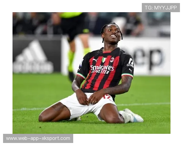 AC米兰跑动配合提高整体速度,特奥插上非常犀利 AC米兰跑动配合提高整体速度,特奥插上非常犀利