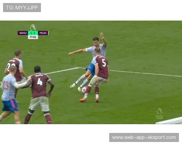 足坛一夜动态:利物浦4连败!曼联3连胜切尔西遭绝杀,C罗950球,曼联队利物浦 足坛一夜动态:利物浦4连败!曼联3连胜切尔西遭绝杀,C罗950球,曼联队利物浦