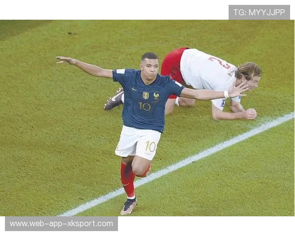 法国在世界杯强度提升小组中的崛起：姆巴佩在组内的表现空间与破局之道