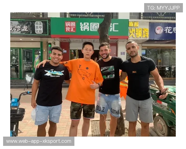 石家庄功夫新援支点作用明显，背身做球一脚到位